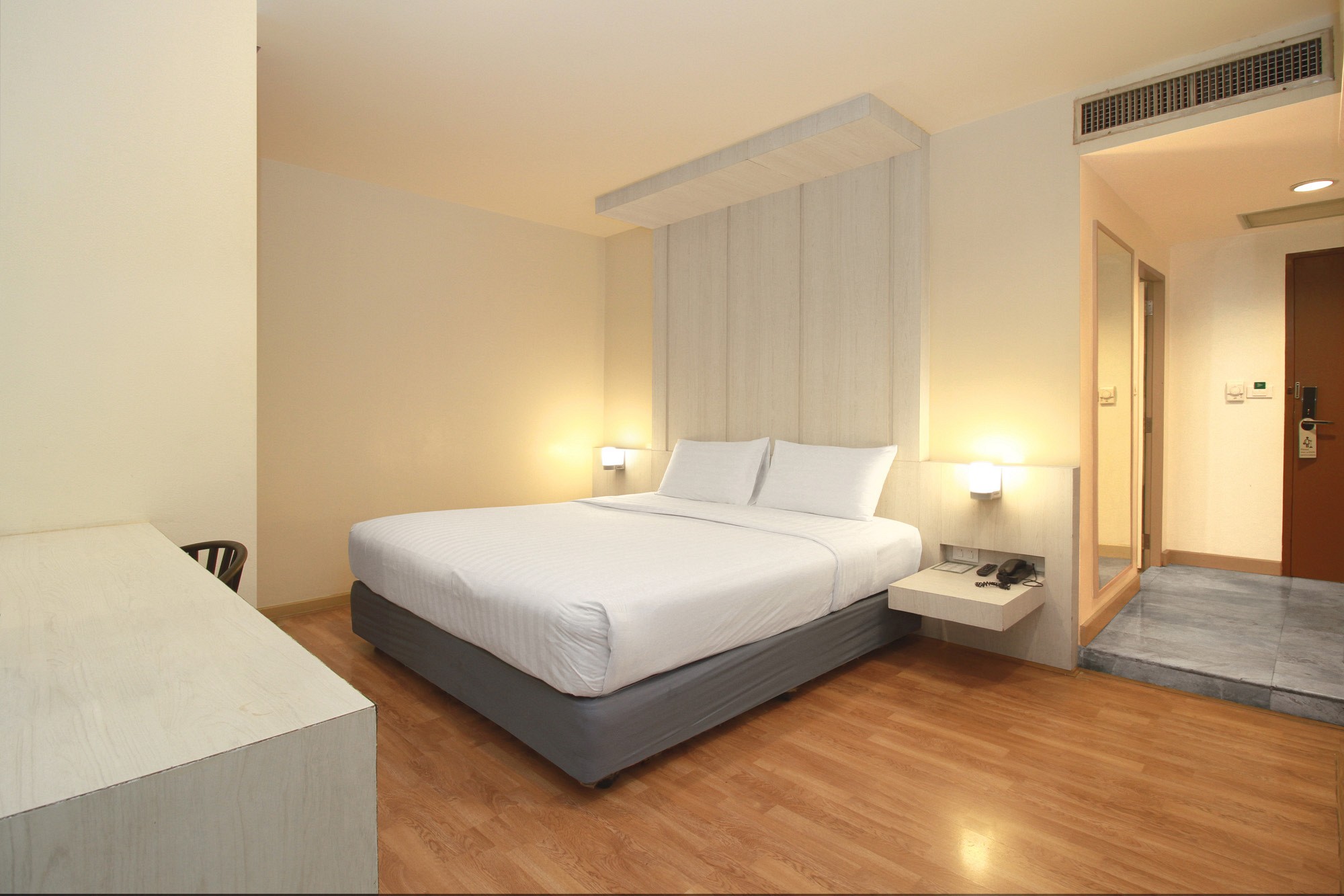 Deluxe Double With Bathtub