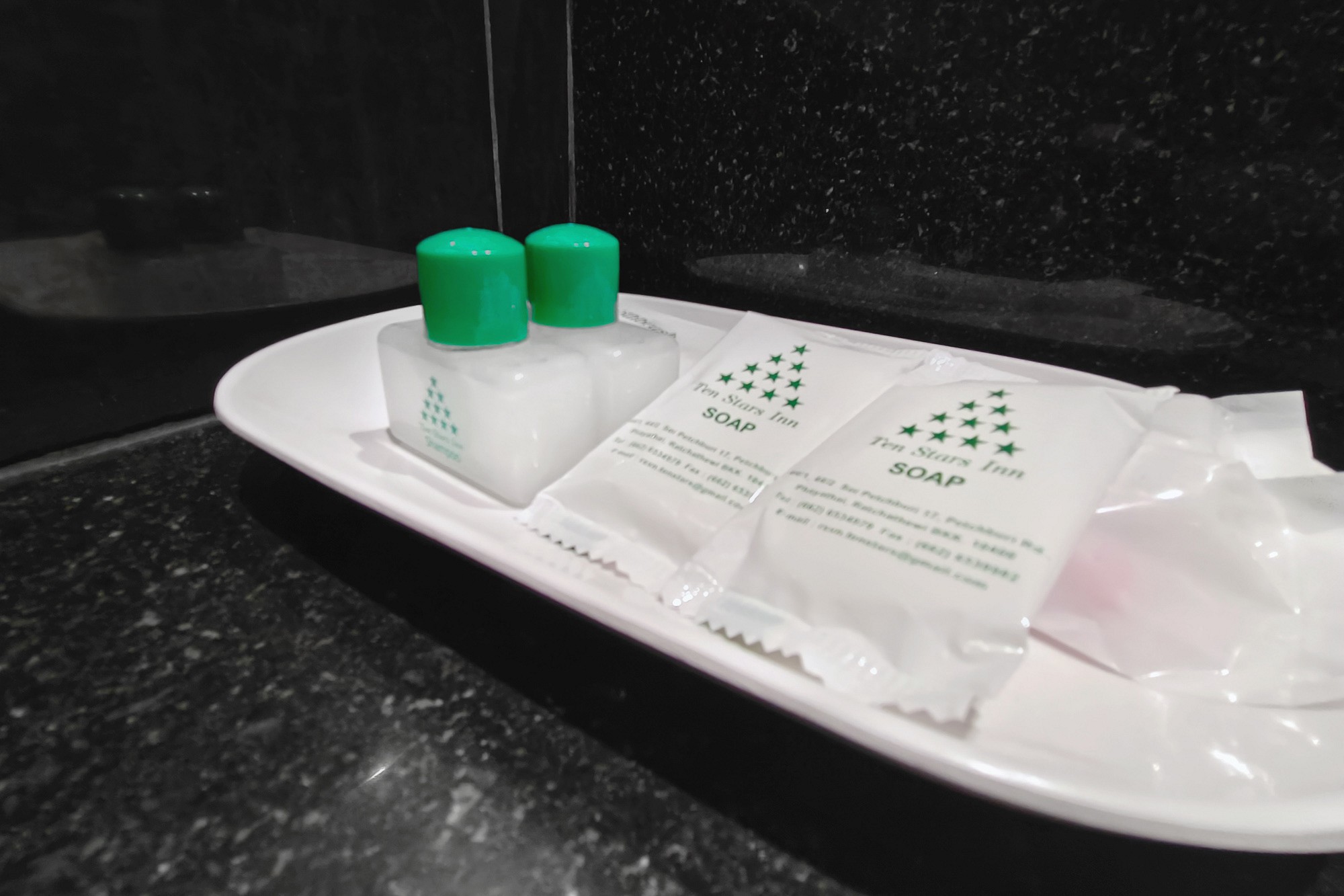 Deluxe Twin With Bathtub